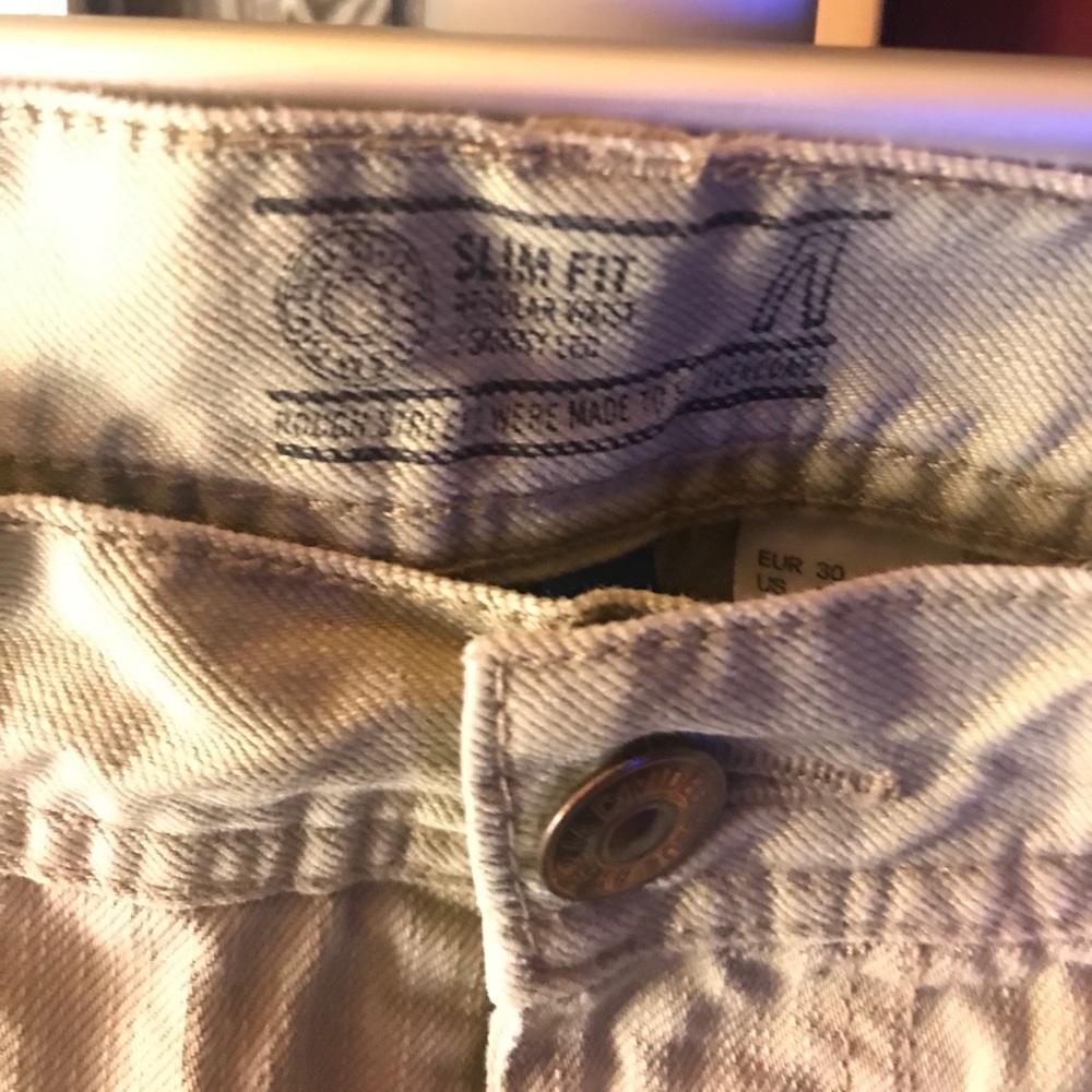 H&M’s custom slim jean shorts